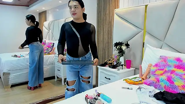 SweetKata  online show from 12-05-25, 11:41