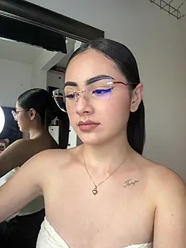 IslaCole online show from 02-12-26, 09:54