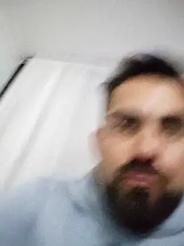 Snapshot of ronakio_cl chatting on 10-23-25, 12:43 ronakio cl online show from 10-23-25, 12:43