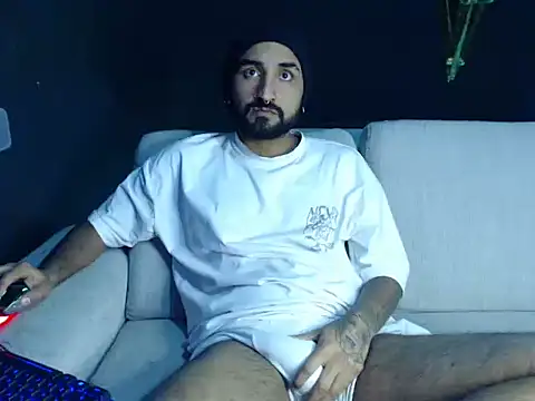 Snapshot of _xsebassx_ chatting on 10-25-25, 04:20  xsebassx  online show from 10-25-25, 04:20