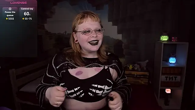 LottieReed online show from 10-24-25, 05:42