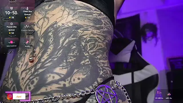 Dalia Vorhees online show from 11-14-25, 01:15