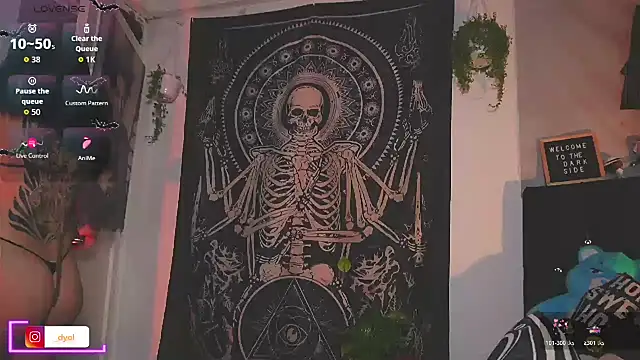 Dalia Vorhees online show from 12-04-25, 01:15