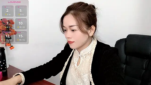 Ella-61 online show from 11-07-25, 12:43