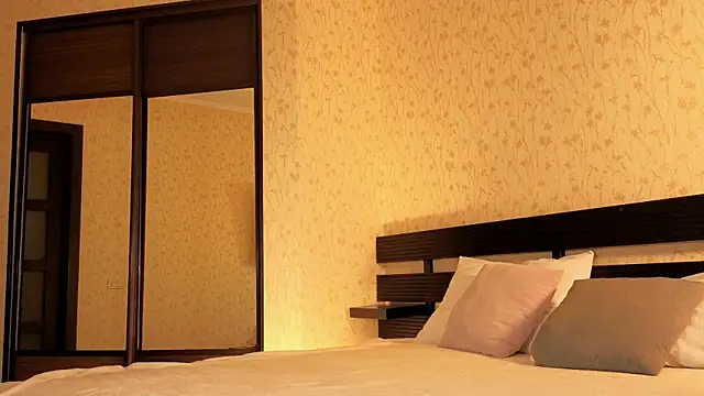 Ksarina online show from 11-25-25, 11:10