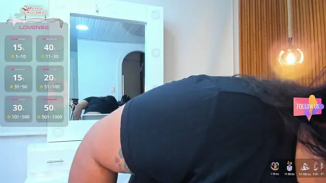 Hanna curvy  online show from 11-26-25, 11:11