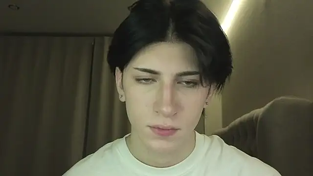 Oliver star boy  online show from 03-18-26, 12:03