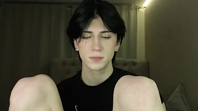 Oliver star boy  online show from 04-16-26, 06:52