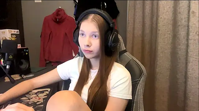 Softixq online show from 11-03-25, 03:13