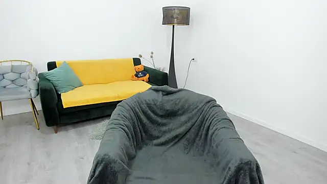 Arya Anna online show from 11-16-25, 05:35