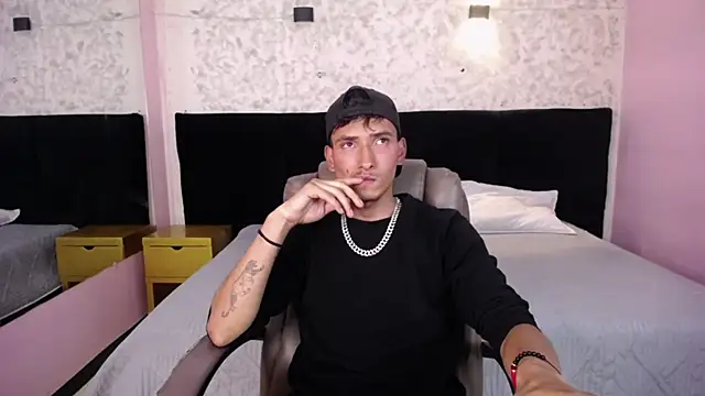 SavageLover  online show from 11-25-25, 03:39