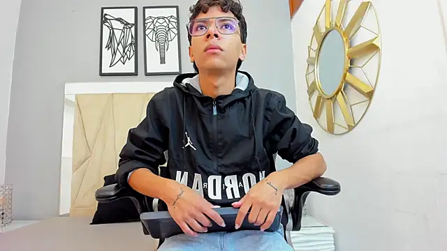 adams bobby online show from 12-19-25, 11:28