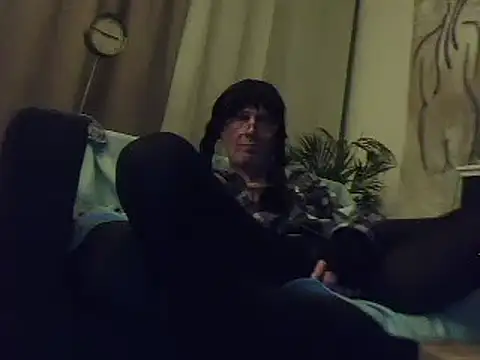 Snapshot of MannenKut chatting on 11-26-25, 01:39 MannenKut online show from 11-26-25, 01:39