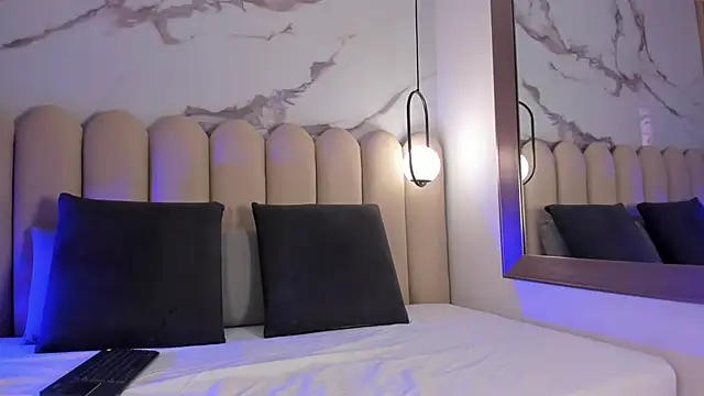 Vittoria  rossi online show from 11-19-25, 01:11