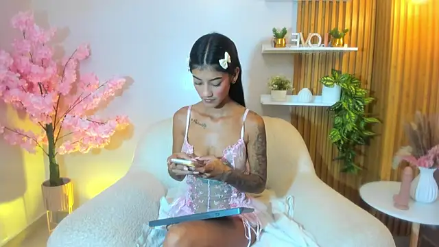 milkybaby  online show from 12-03-25, 05:22