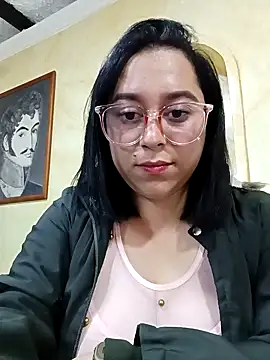 Caroline-17 online show from 10-27-25, 02:43