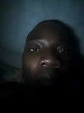 Snapshot of it_cris chatting on 10-25-25, 10:04 it cris online show from 10-25-25, 10:04