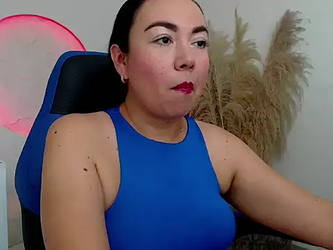 Yadis hot online show from 11-12-25, 07:57