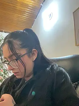 Kloe Novoa online show from 10-29-25, 02:08