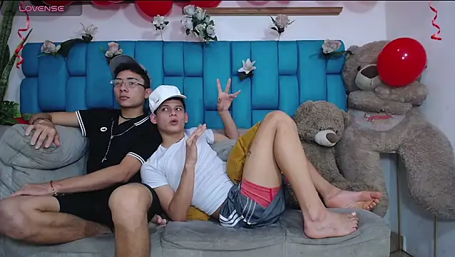 Hot Boys Latinos X online show from 02-15-26, 06:59