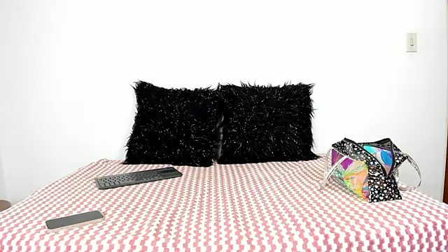 Vanessa Martinz online show from 10-31-25, 12:17