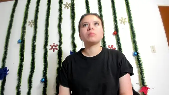 Vanessa Martinz online show from 12-21-25, 12:23