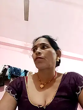 Indiangueen online show from 10-27-25, 05:28