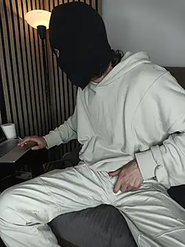 findomhot online show from 12-13-25, 10:04