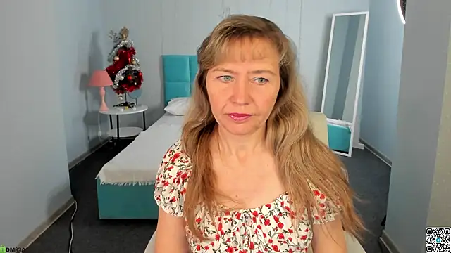 Carla Vogue online show from 12-21-25, 02:51