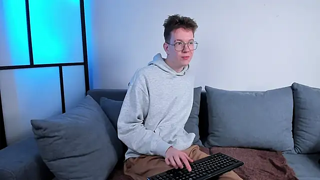 Teddy Parker online show from 11-02-25, 07:55