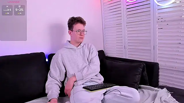 Teddy Parker online show from 11-21-25, 07:40