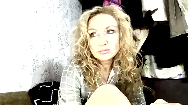 LilaniLoverx online show from 12-20-25, 10:22