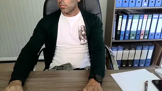 Evasionee online show from 10-24-25, 01:18