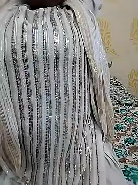 Snapshot of Rubi__1 chatting on 10-31-25, 05:41 Rubi  1 online show from 10-31-25, 05:41