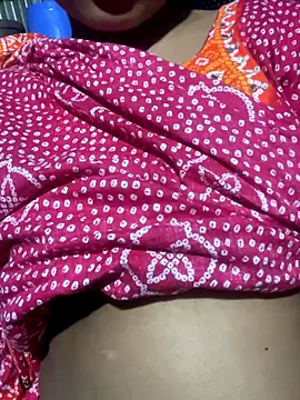 Snapshot of your_arinna03 chatting on 10-24-25, 05:42 your arinna03 online show from 10-24-25, 05:42