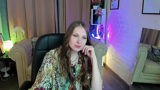 Alma Diaz online show from 10-28-25, 05:44