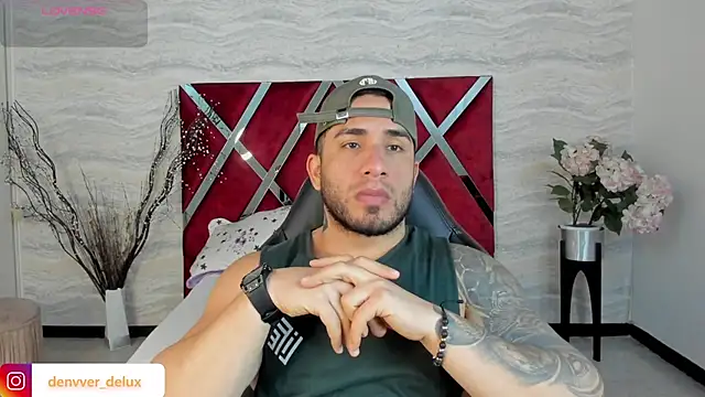 Snapshot of Denver_lux chatting on 10-28-25, 12:30 Denver lux online show from 10-28-25, 12:30