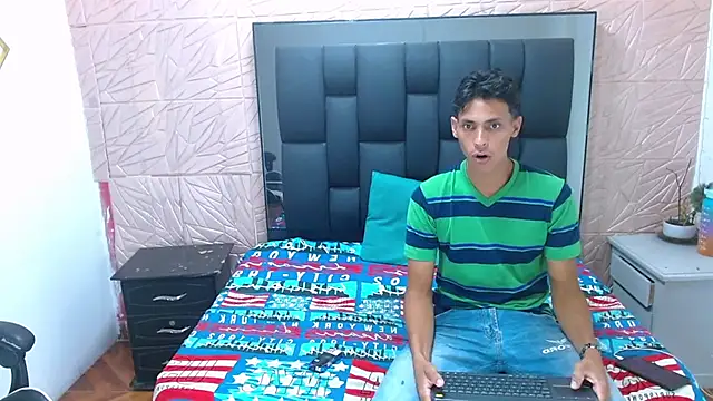 wiltom  online show from 10-30-25, 03:41