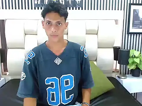 wiltom  online show from 11-01-25, 01:40