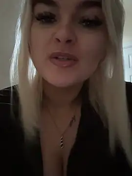 rosie-hipstergal online show from 02-21-26, 03:35