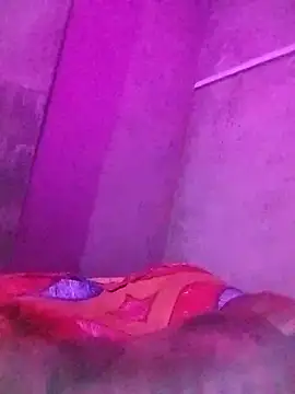 desicoupleNoon online show from 10-31-25, 05:03