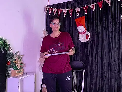 Snapshot of zarek_boston chatting on 12-05-25, 05:27 zarek boston online show from 12-05-25, 05:27