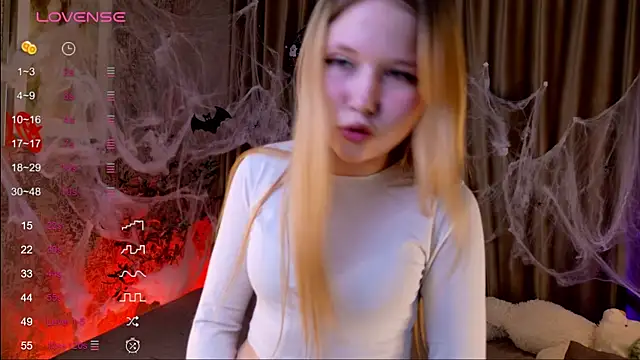 VivieSunn online show from 10-30-25, 09:44