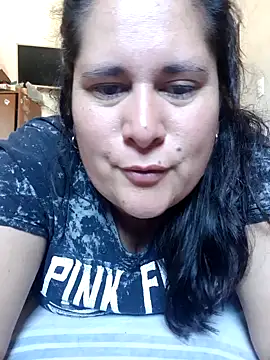 Clara Arg online show from 11-25-25, 02:39