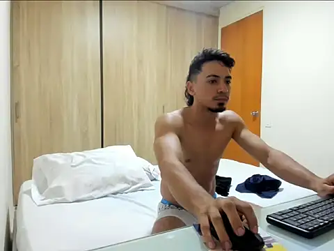 Snapshot of bbenboxer chatting on 11-18-25, 11:26 bbenboxer online show from 11-18-25, 11:26