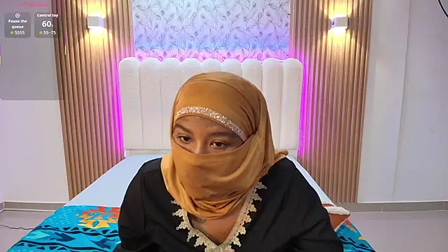 Snapshot of Lina_arabiann chatting on 12-14-25, 12:10 Lina arabiann online show from 12-14-25, 12:10