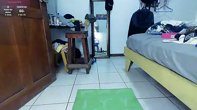 Snapshot of eleganceafterdark chatting on 02-14-26, 12:40 eleganceafterdark online show from 02-14-26, 12:40