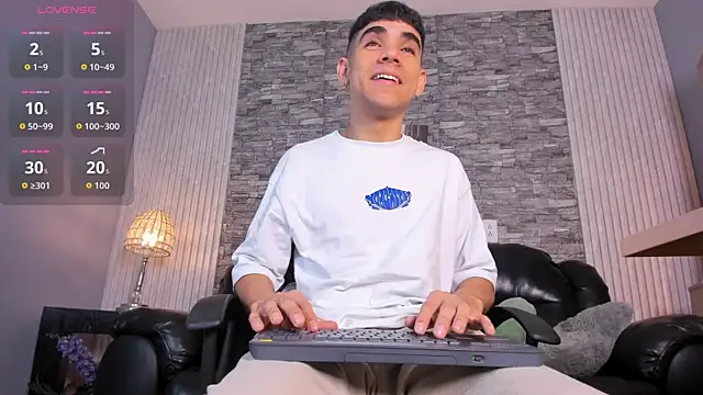 zack joness18 online show from 11-20-25, 04:45