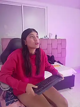 YeseniaRodriguez3 online show from 05-02-26, 12:32