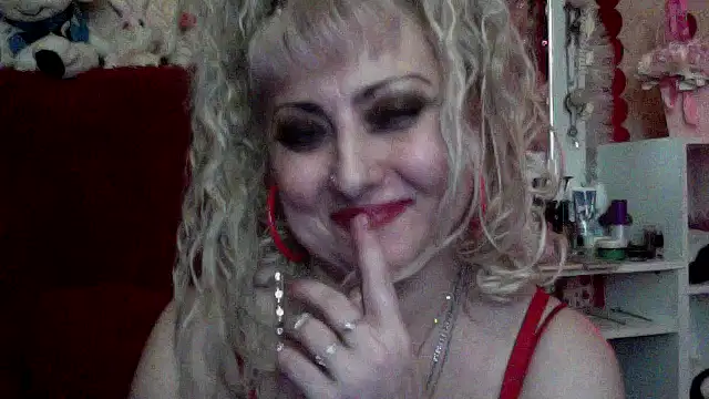 xHot Amazonq online show from 02-15-26, 07:43